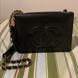 CHANEL purse